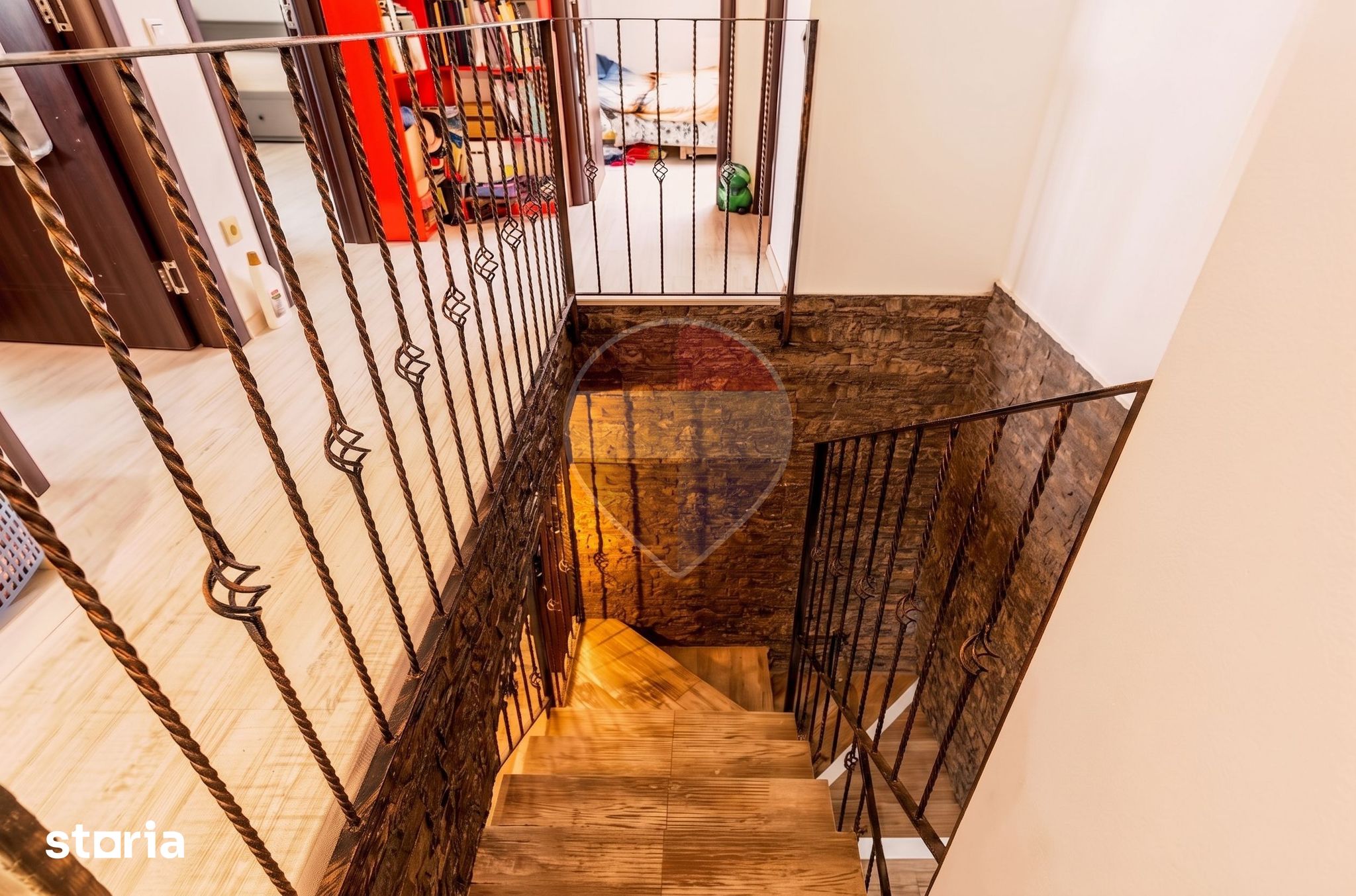 Scară interioară duplex