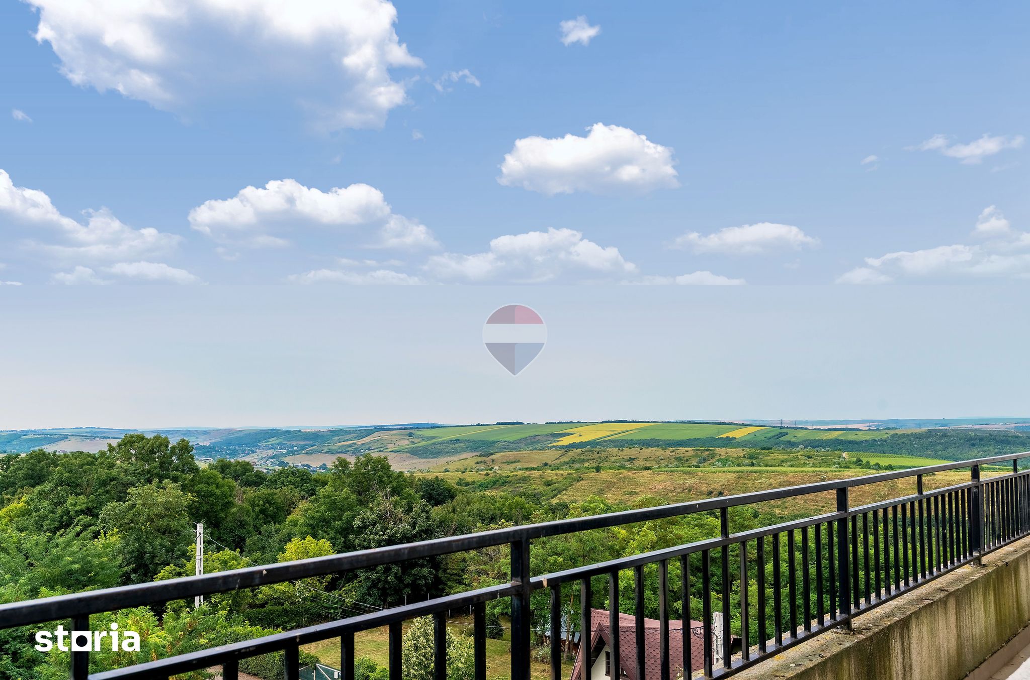 Vedere panoramică de pe balcon